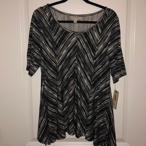 Dana Buchanan Black, Gray, & White Swing Tee